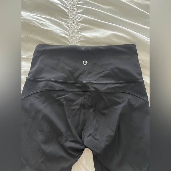 Black lululemon leggings with mesh stripes size 4 - Picture 2 of 7